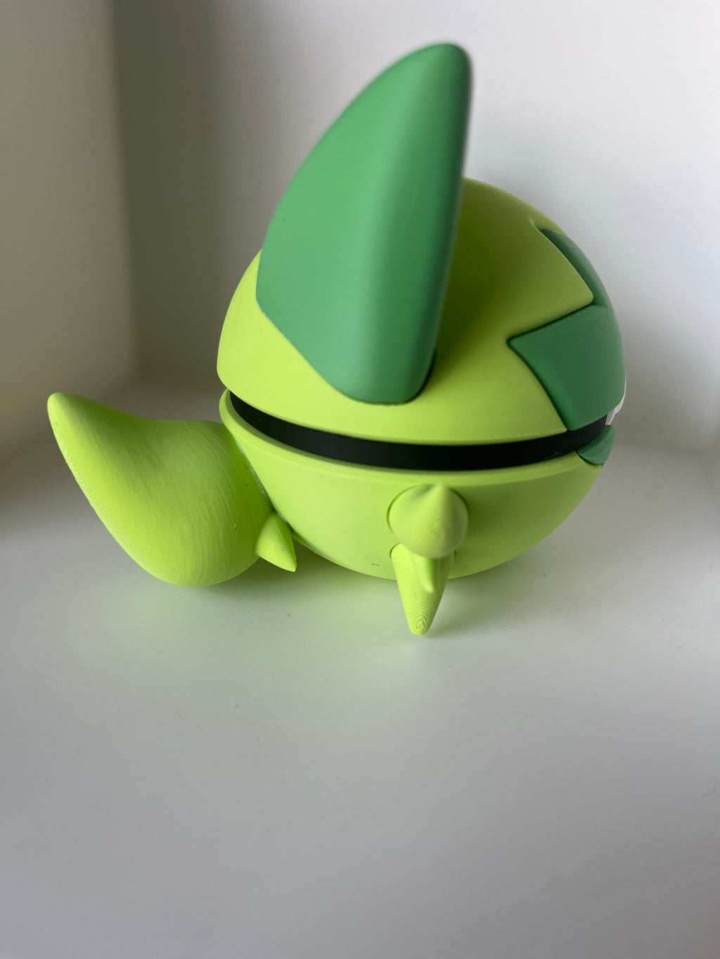 Sprigatito Pokeball