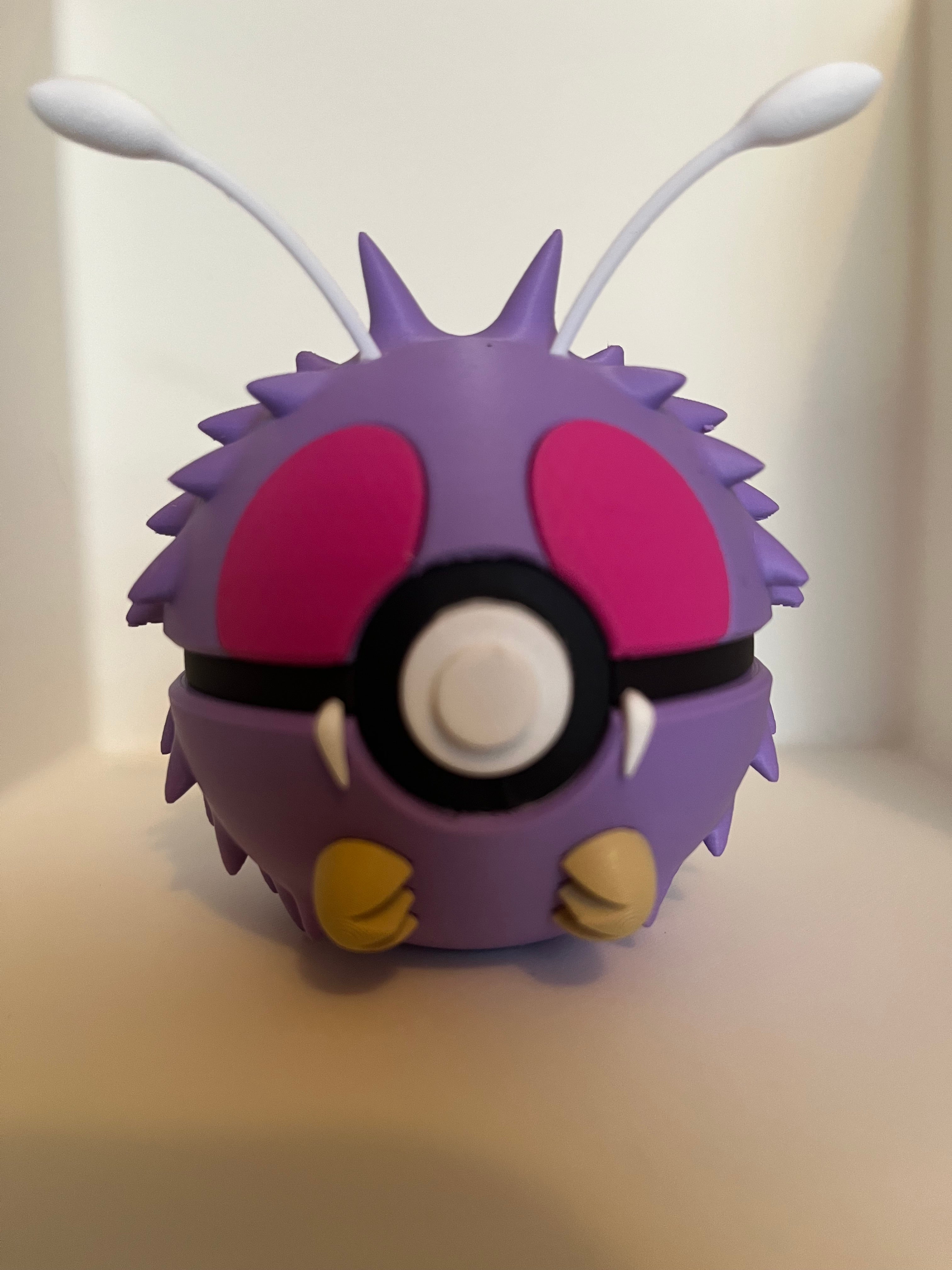 Venomoth Pokeball